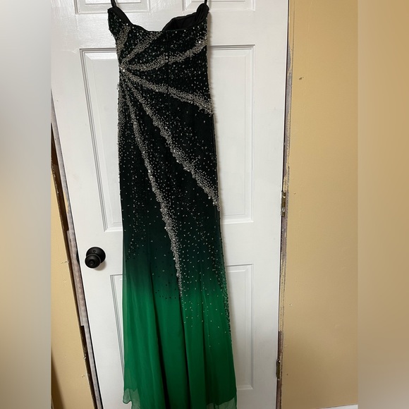 Riva Designs Green ombré beaded prom/evening dress size 6 - Picture 2 of 5